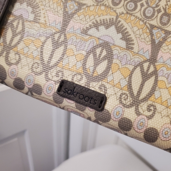 Sakroots "PASTEL ONE WORLD" Print, Cellphone Wallet/Wristlet - Picture 9 of 12